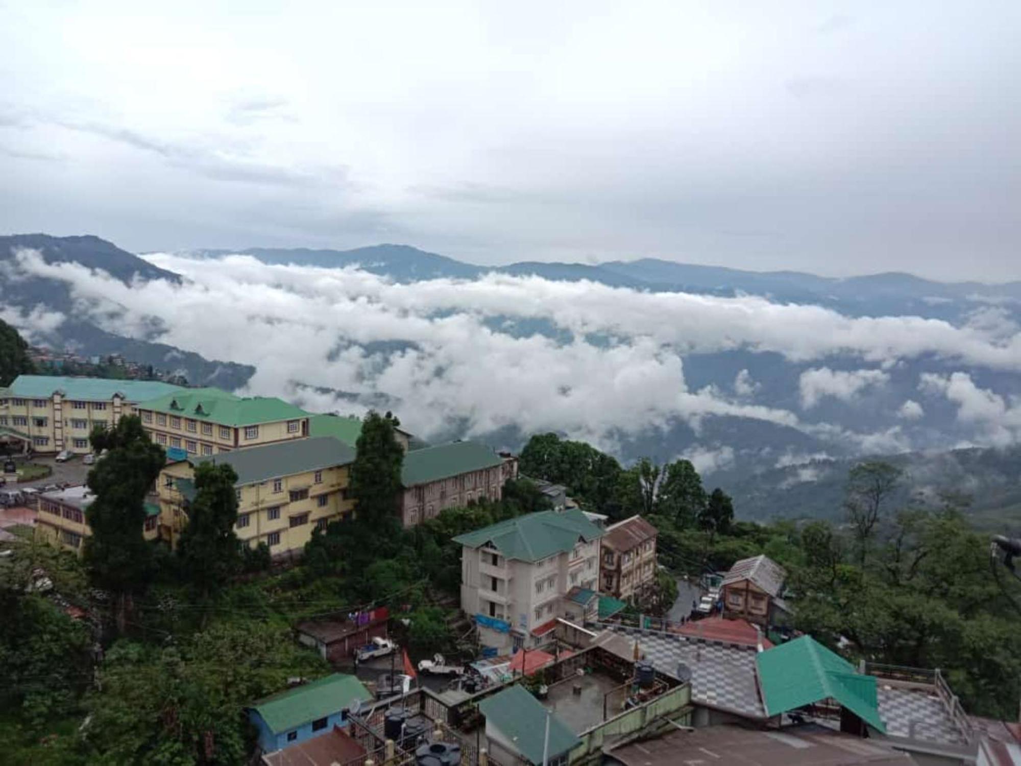 Hotel Pitstop Darjeeling - Excellent Service Recommended & Couple Friendly Exterior foto
